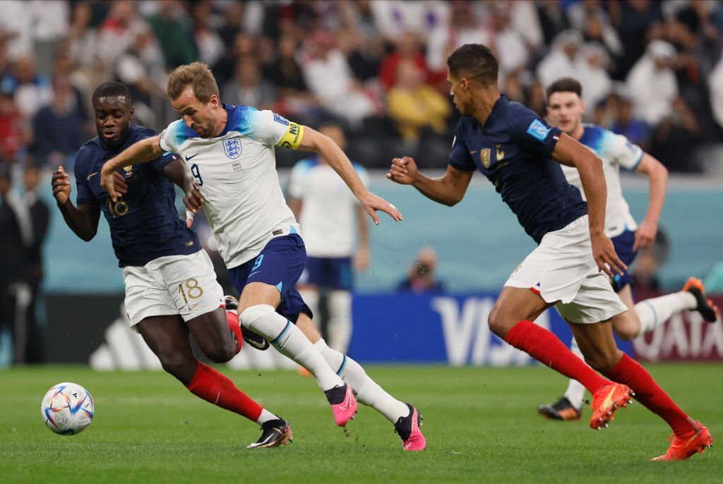 Mbappe cười hả hê khi Kane sút trượt penalty 4